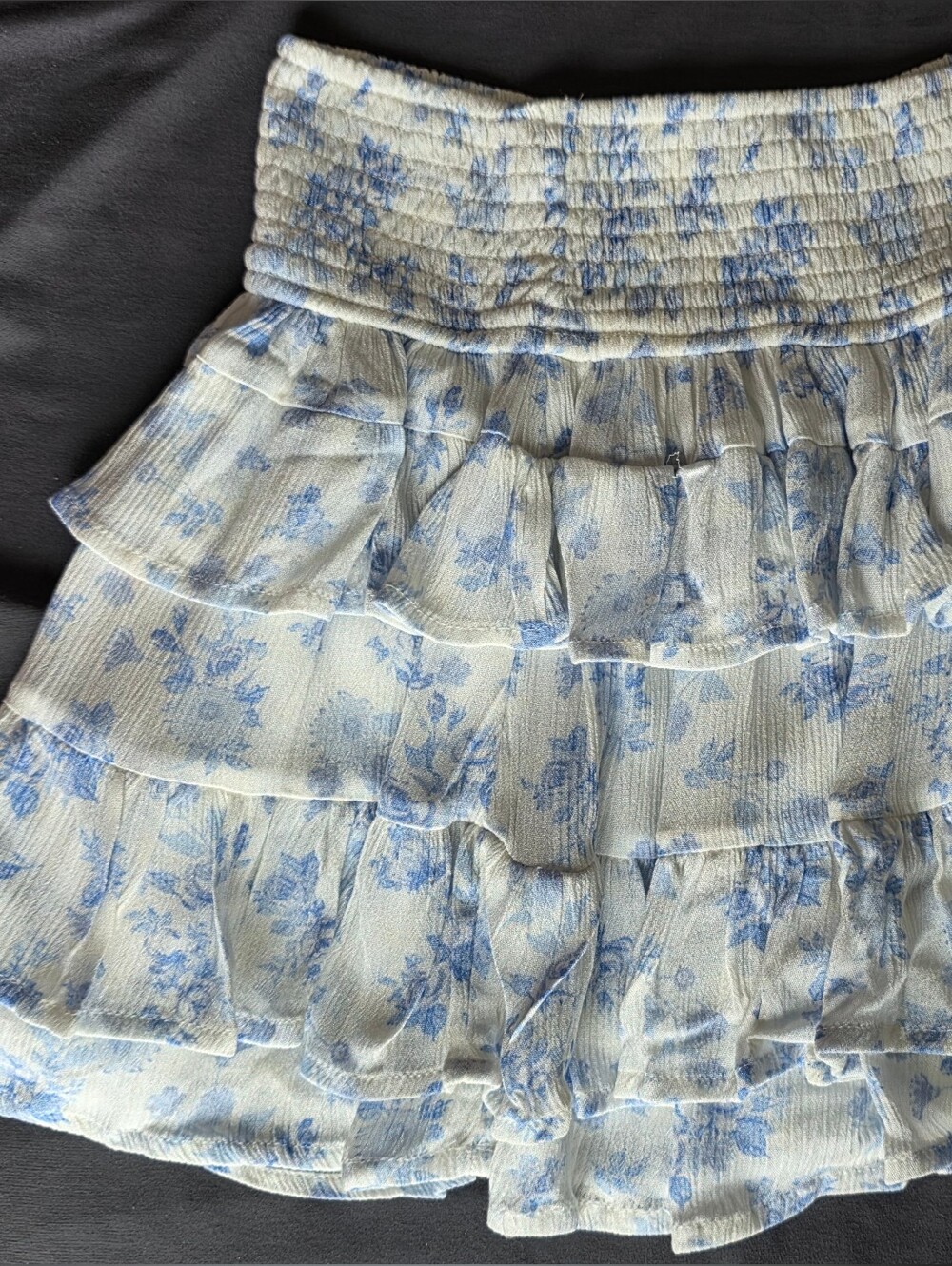 Arizona Jean Company Cream and Light Blue Floral Ruffled Mini Skirt
